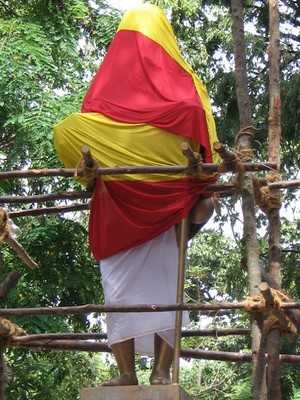 Sarvajna Statue in Aynavaram